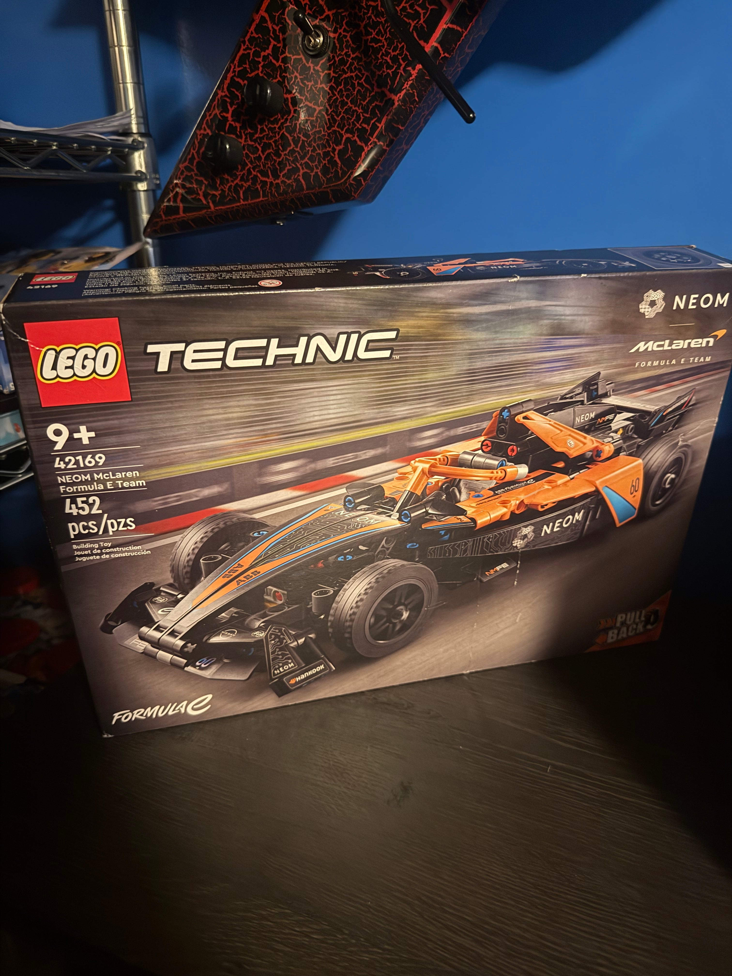 Lego Technic NEON McLaren Formula E Team 42169