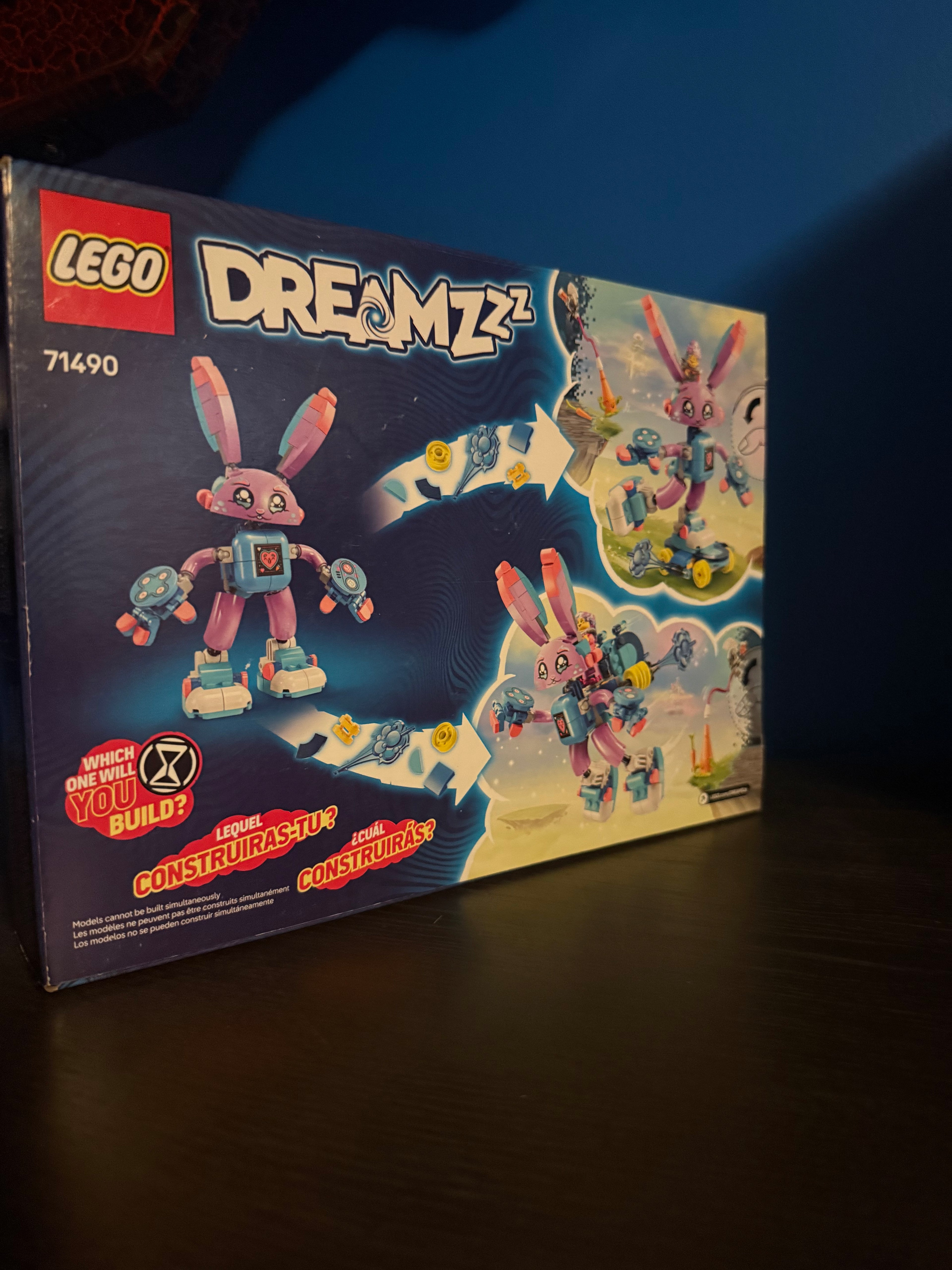 LEGO Dreamz Izzie and Bunchurro the gaming bunny 71490