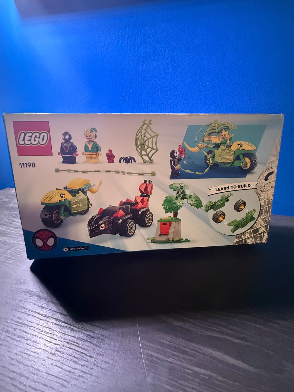 LEGO marvel Spin and Electro Dinosaur Vehicle Chase 11198